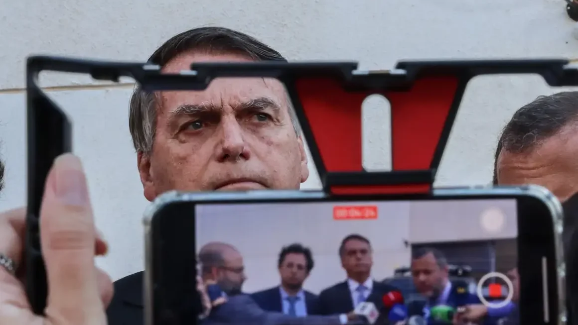 PGR: Bolsonaro liderou “longa construção criminosa”