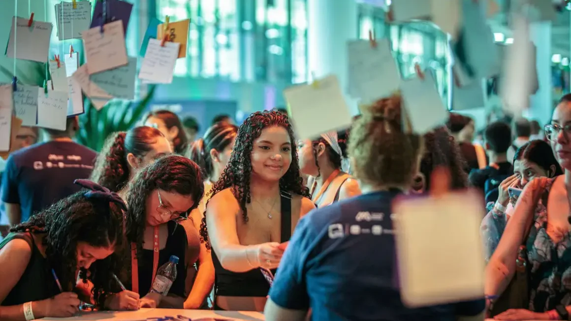 São Paulo reúne jovens para fomentar ensino técnico e divulgar emprego