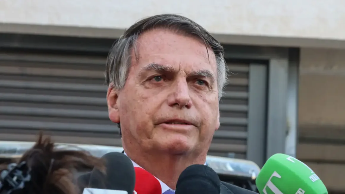 Bolsonaro pede anulação da delação de Cid e afastamento de Moraes