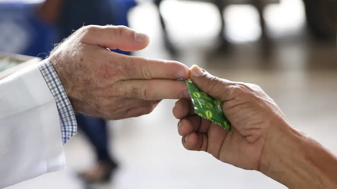 Rio distribui preservativos e informações sobre IST/Aids no carnaval