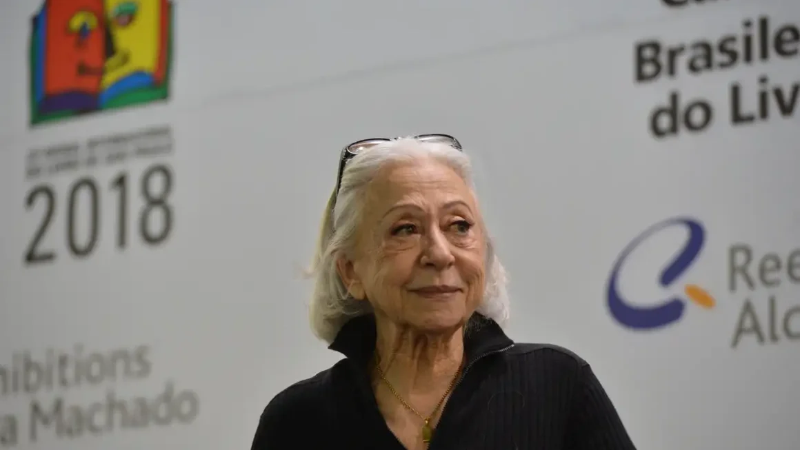 Aos 95 anos, Fernanda Montenegro abre ano da ABL com recital literário