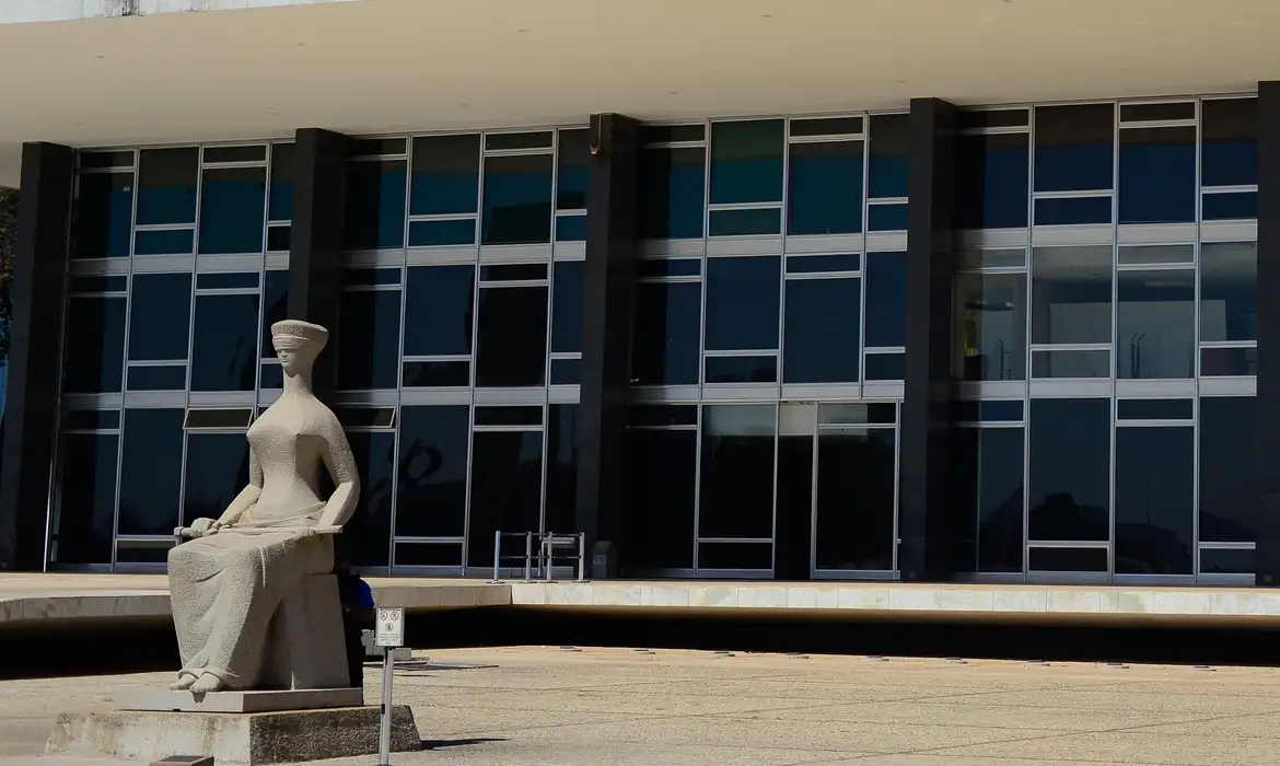 Maioria do STF mantém indenização de Eduardo Bolsonaro a jornalista